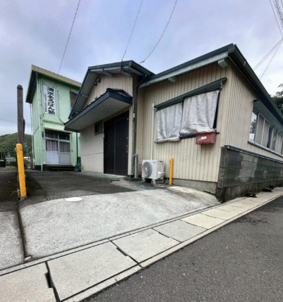 藤枝市藤岡2丁目 空き家・中古戸建 現況写真 2枚目